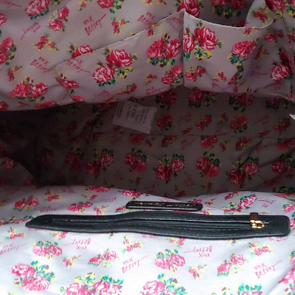 Betsey Johnson Large Nylon Weekender Black - Picture 8 of 11